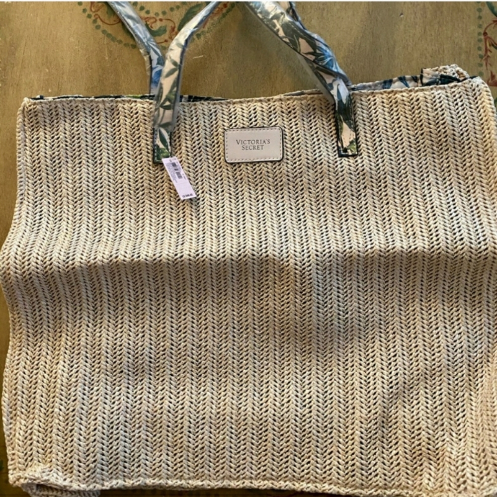 Victoria's Secret Beach Tote - Picture 3 of 5